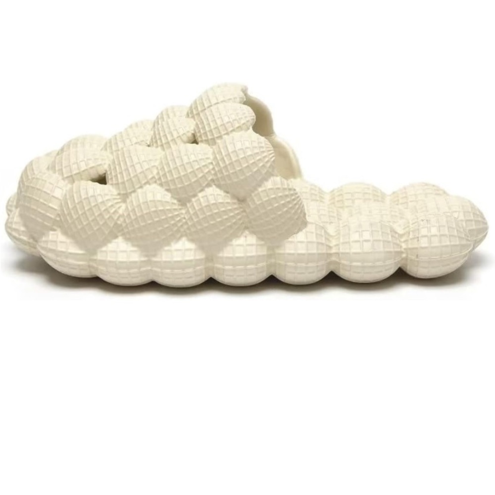 NWT 🎉LAST PAIR🎉Bubble Golf Ball Slippers